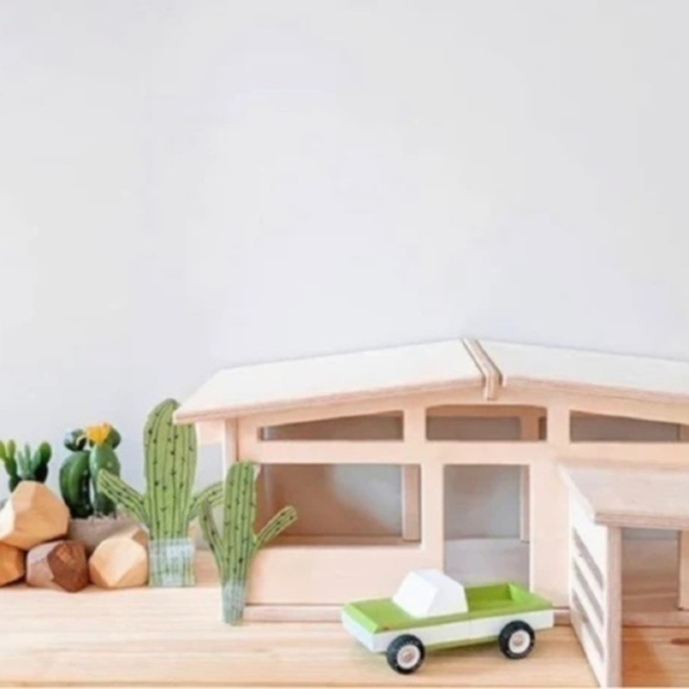 Conifer Toys Palm Desert Dollhouse​​​